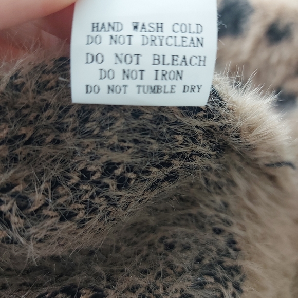 Davi & Dani Leopard Print Round Neck Loose Sweater - Picture 8 of 8